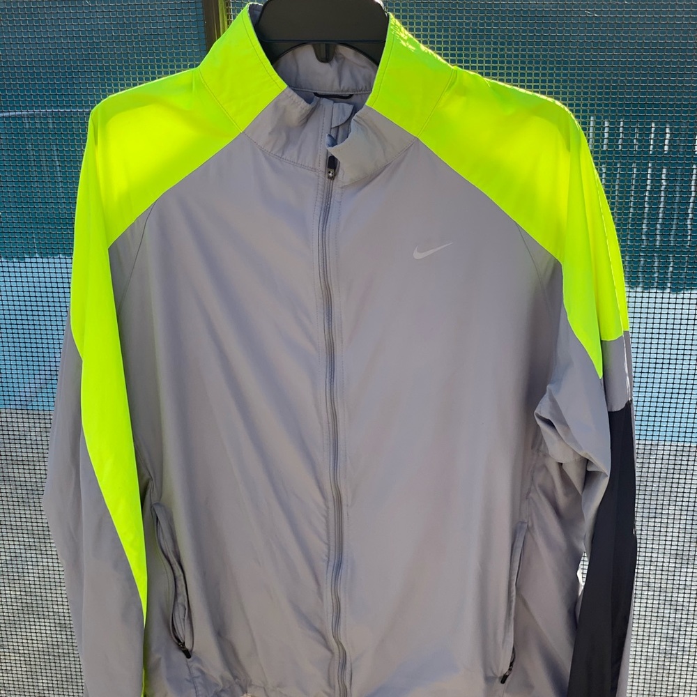 Nike thin jacket size large
